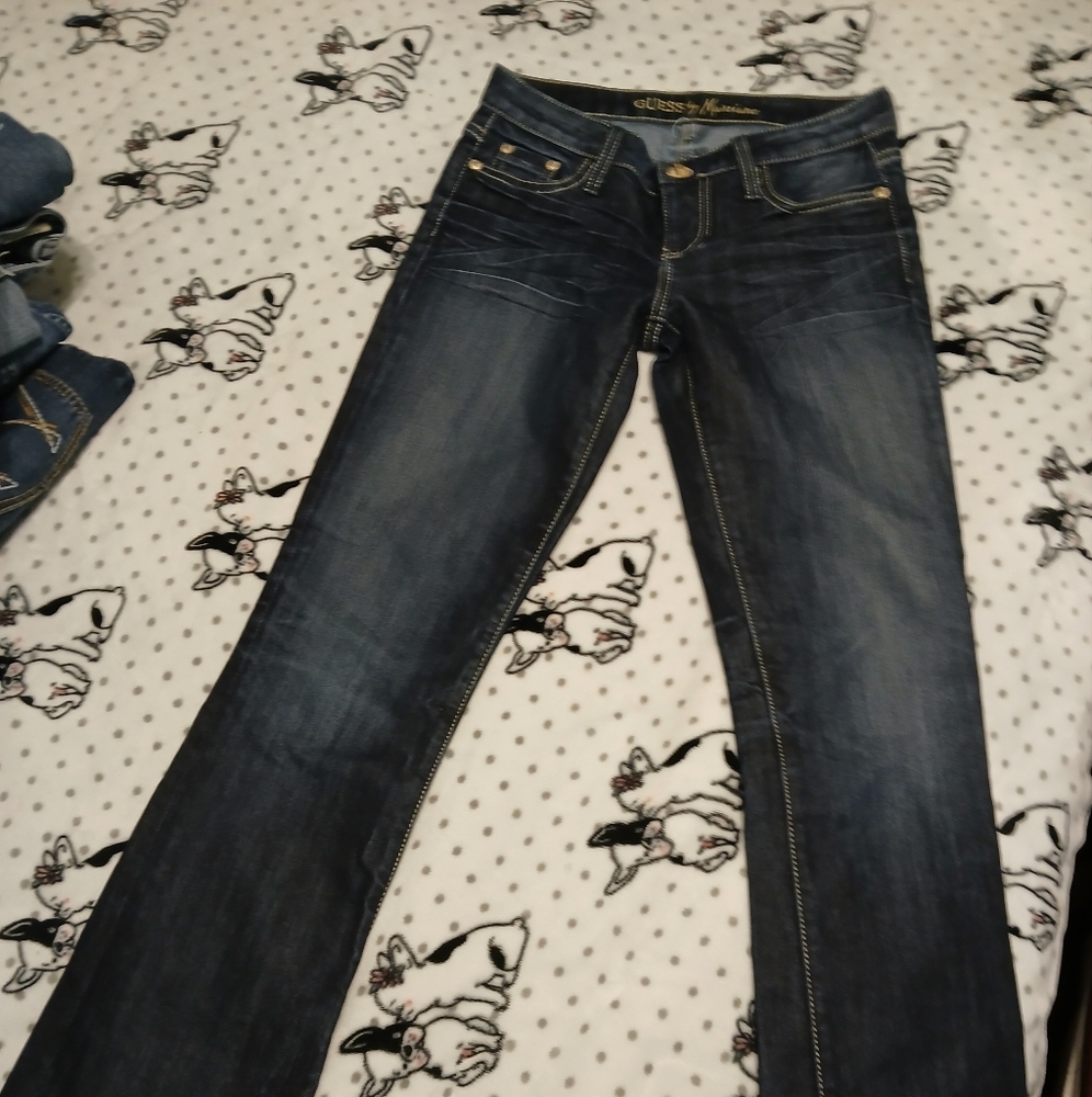 Woman's guess jeans